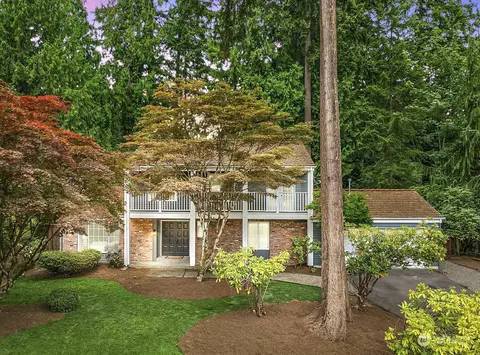 2808 Sahalee Dr E, Sammamish, WA 98074
