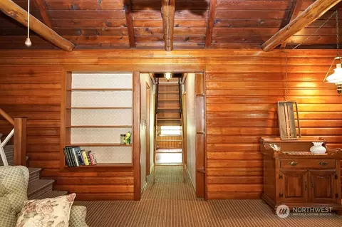Entry Way - 23928 SE 436th St, Enumclaw, WA 98022 photo 2 of 2