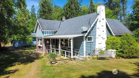 Exterior - 23928 SE 436th St, Enumclaw, WA 98022 photo 4 of 8