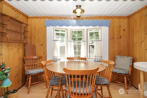 Dining - 23928 SE 436th St, Enumclaw, WA 98022 photo 2 of 2