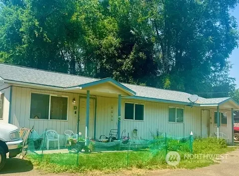 1305 S 18th Ave #C/D, Yakima, WA 98902