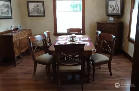 Dining - 1305 Winlock-vader Rd, Winlock, WA 98596 photo 1 of 2