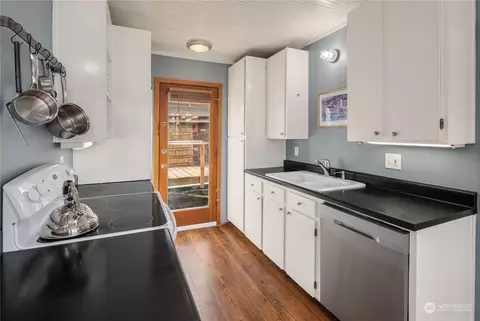 2037 Fairview Ave E #B, Seattle, WA 98102 photo 15
