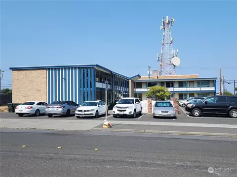 402 Laurel St, Port Angeles, WA 98362