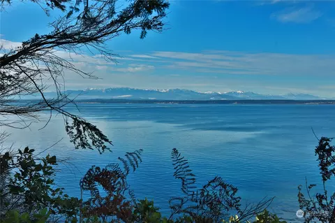2946 Eagle Bluff Rd, Greenbank, WA 98239