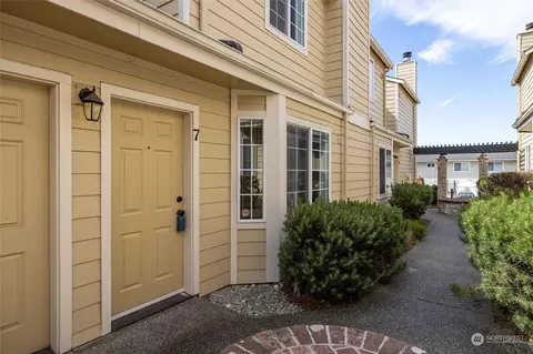 1249 Puget St #7, Bellingham, WA 98229