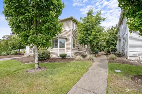 2460 Simmons St #A, Dupont, WA 98327