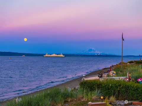 12084 NE Apple Tree Point Ln, Kingston, WA 98346