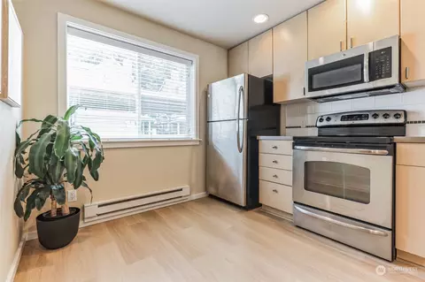 Kitchen - 16101 Bothell Everett Hwy #H4, Mill Creek, WA 98012 photo 1 of 4