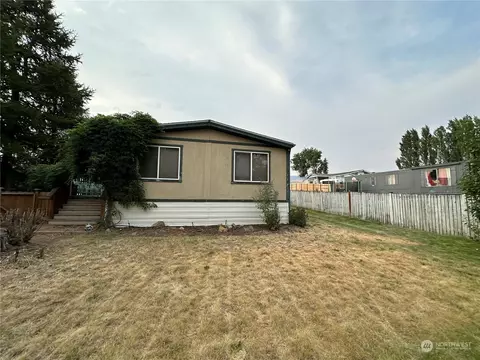 2201 NE 3rd St NE, East Wenatchee, WA 98802