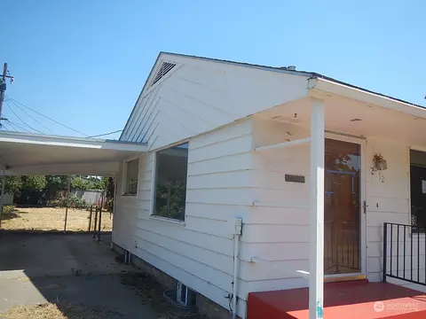 Exterior - 2012 Lark Dr, Walla Walla, WA 99362 photo 5 of 6
