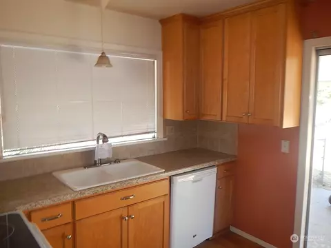 Kitchen - 2012 Lark Dr, Walla Walla, WA 99362 photo 1 of 3