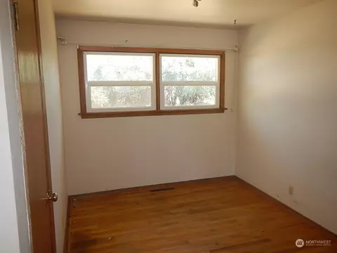 Bedroom - 2012 Lark Dr, Walla Walla, WA 99362 photo 1 of 4
