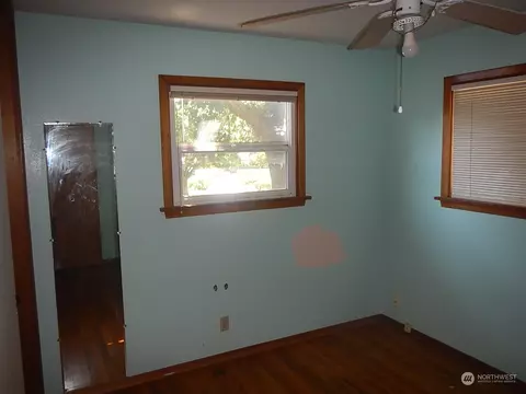 Bedroom - 2012 Lark Dr, Walla Walla, WA 99362 photo 2 of 4