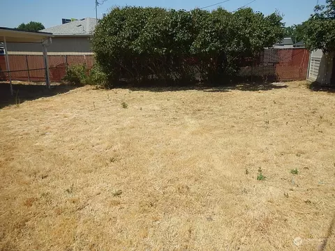 Exterior - 2012 Lark Dr, Walla Walla, WA 99362 photo 6 of 6