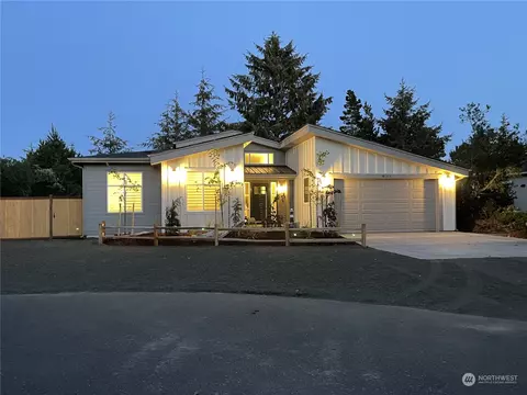 831 Fir Ct SW, Ocean Shores, WA 98569