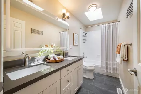 Bath - 8804 NE 198th St, Bothell, WA 98011 photo 3 of 3
