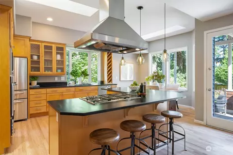 Kitchen - 8804 NE 198th St, Bothell, WA 98011 photo 2 of 3