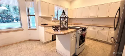 20403 2nd Ave E, Spanaway, WA 98387 photo 5