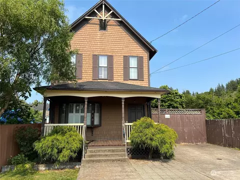 210 Chicago Ave, Aberdeen, WA 98520