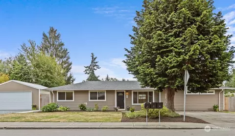 8707 NE 139th St, Kirkland, WA 98034