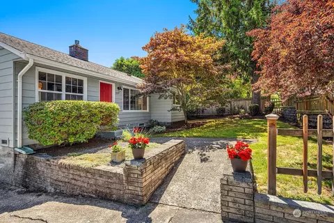 9512 40th Ave NE, Seattle, WA 98115