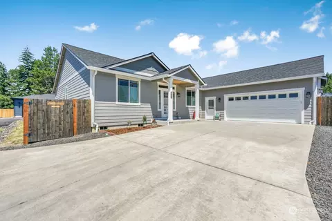 108 Newaukum Village Dr, Chehalis, WA 98532