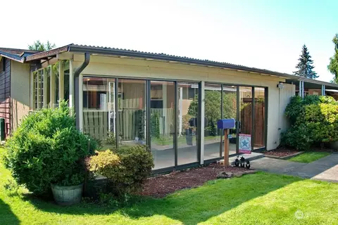 732 Marion Ln SE, Puyallup, WA 98372