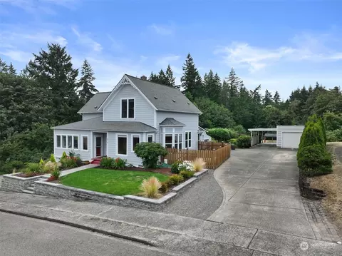 916 Division St, Port Orchard, WA 98366