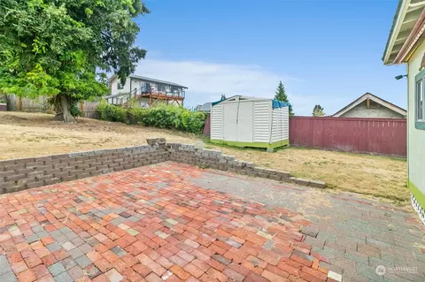 Exterior - 2015 E 14th St, Bremerton, WA 98310 photo 6 of 6
