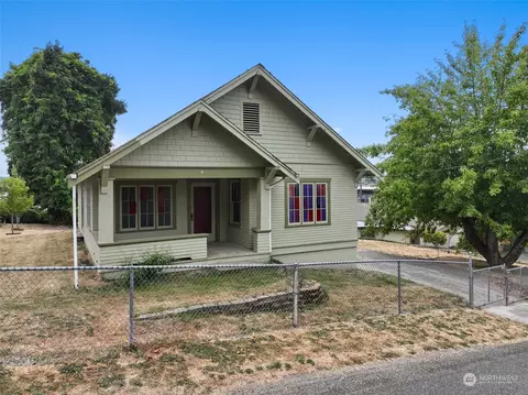 2015 E 14th St, Bremerton, WA 98310