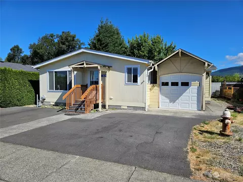 869 Carriage Ct #28, Sedro Woolley, WA 98284