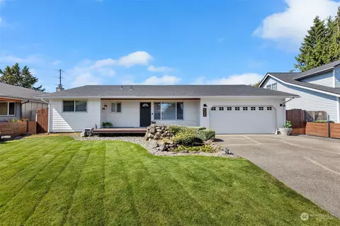 150 Alturas Dr, Kelso, WA 98626