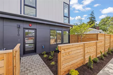 6107 SW Admiral Way, Seattle, WA 98116