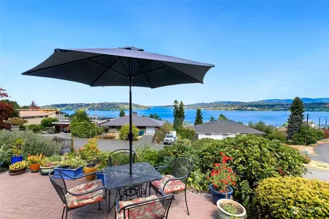 7725 S Sunnycrest Rd, Seattle, WA 98178
