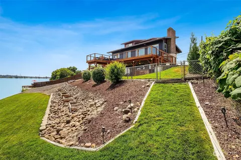 1201 W Lakeside Dr, Moses Lake, WA 98837