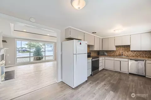 Kitchen - 931 75th St SE, Everett, WA 98203 photo 1 of 3