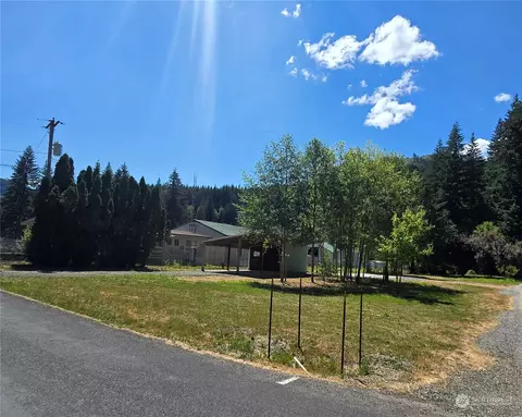 126 Chapman St, Morton, WA 98356