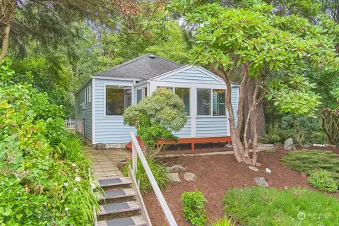 710 Willow Rd, Ilwaco, WA 98624