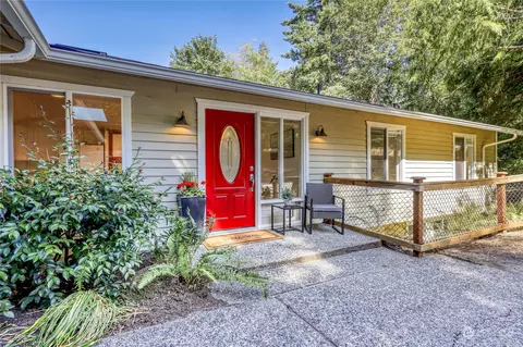 4627 Blakely Ct E, Bainbridge Island, WA 98110
