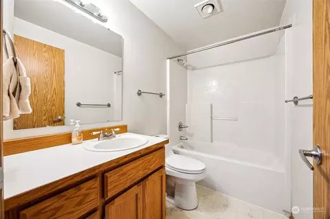 Bath - 17305 12th Avenue Ct E, Spanaway, WA 98387 photo 3 of 3