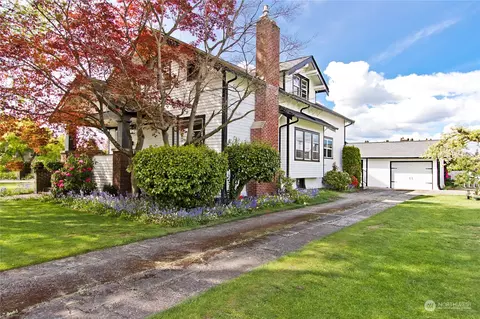 2247 Roosevelt Ave, Enumclaw, WA 98022