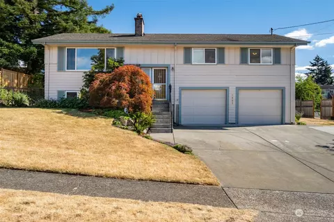 1003 S 233rd Pl, Des Moines, WA 98198