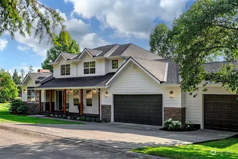17407 7th Pl SW, Normandy Park, WA 98166