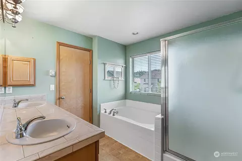 Bath - 809 Williams St NW, Orting, WA 98360 photo 3 of 5