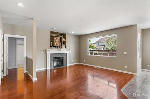 Living - 809 Williams St NW, Orting, WA 98360 photo 3 of 5
