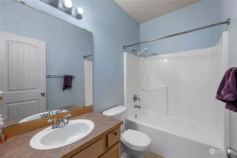 Bath - 809 Williams St NW, Orting, WA 98360 photo 2 of 5