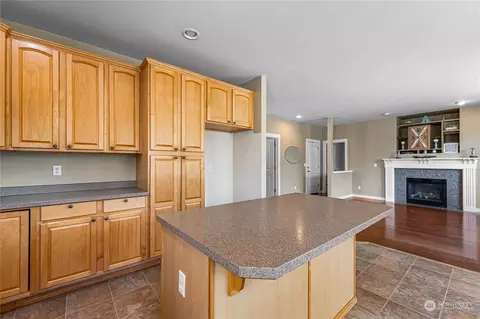 Kitchen - 809 Williams St NW, Orting, WA 98360 photo 3 of 3
