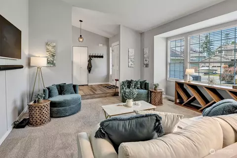 Living - 23821 2nd Ave W, Bothell, WA 98021 photo 2 of 4