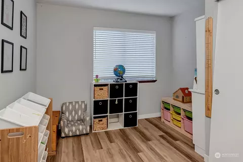 Bedroom - 23821 2nd Ave W, Bothell, WA 98021 photo 1 of 4